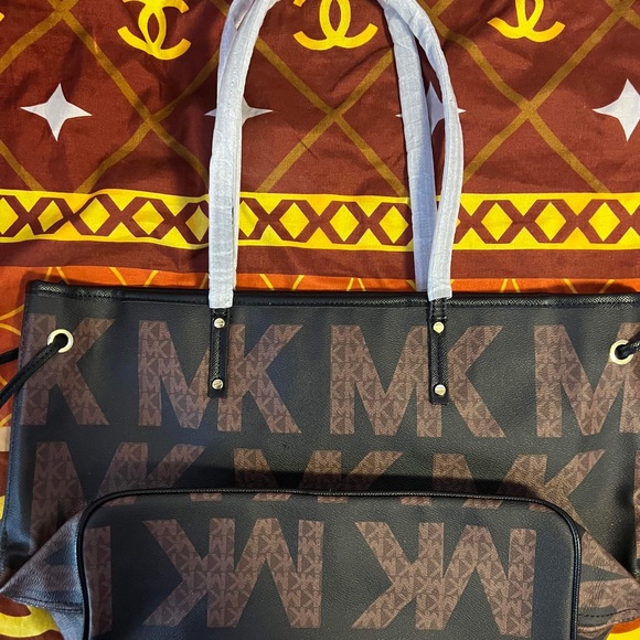 Totes/purse/bags - Picture 6 of 10